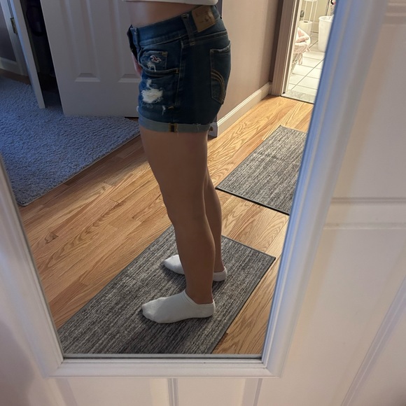 Hollister Low-Rise demin shorts - Picture 6 of 6